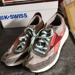 Reebok Classic Size 5 And Half